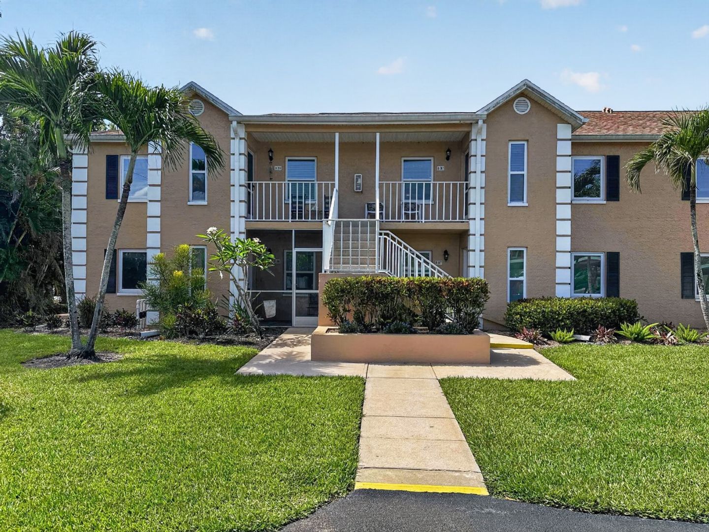 Naples Condo: 1950 W Crown Pointe Blvd