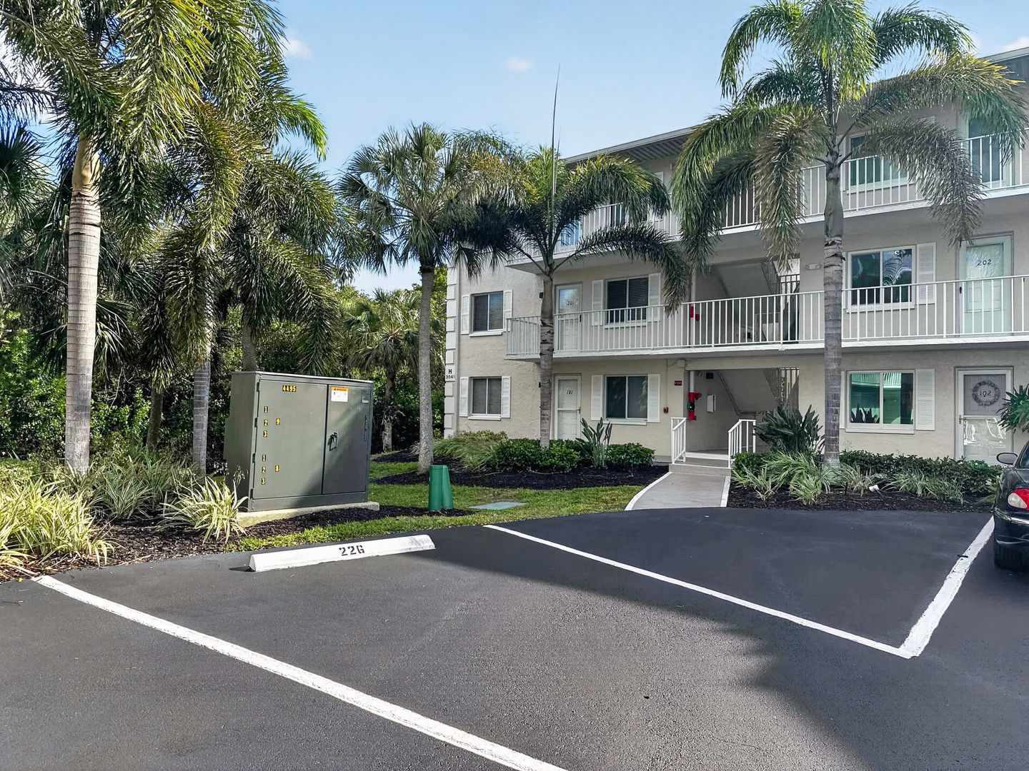 Naples Condo: 3041 Sandpiper Bay Cir