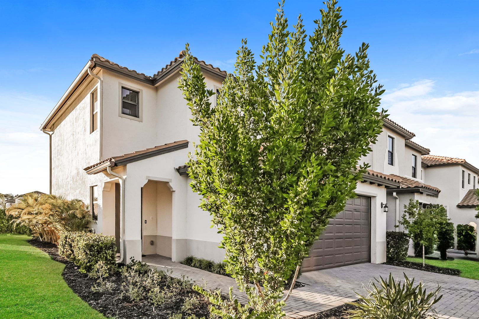 Naples House: 8916 Madrid Cir