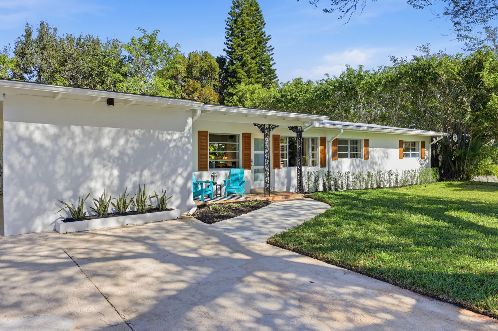 Naples House: 1147 Shady Rest Ln