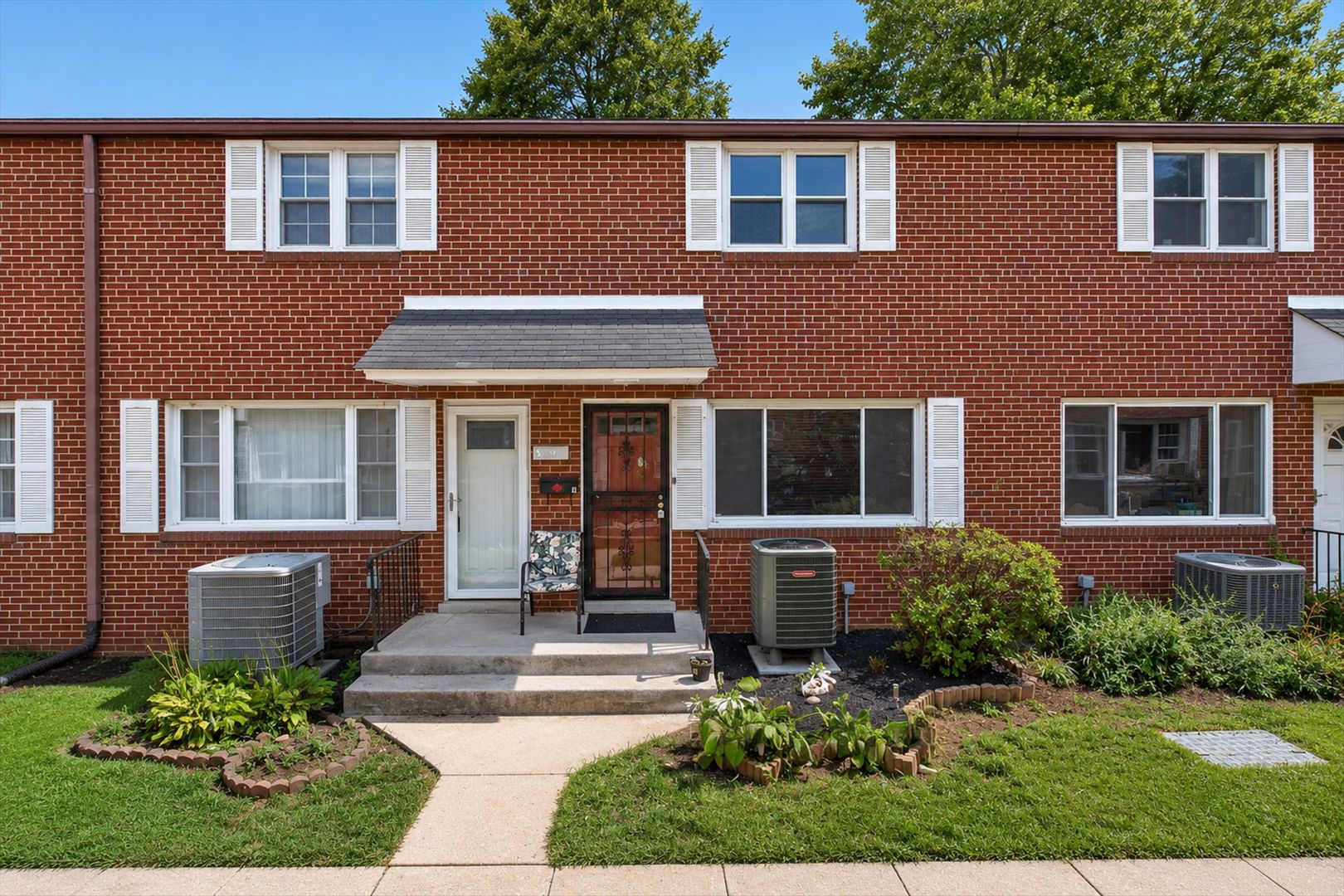 LAUREL Condo: 410 MAIN St unit 410-4