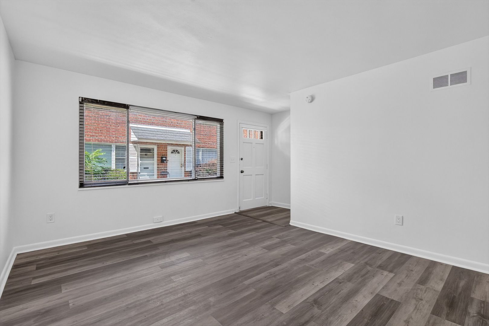 410 MAIN St unit 410-4 5 of 12