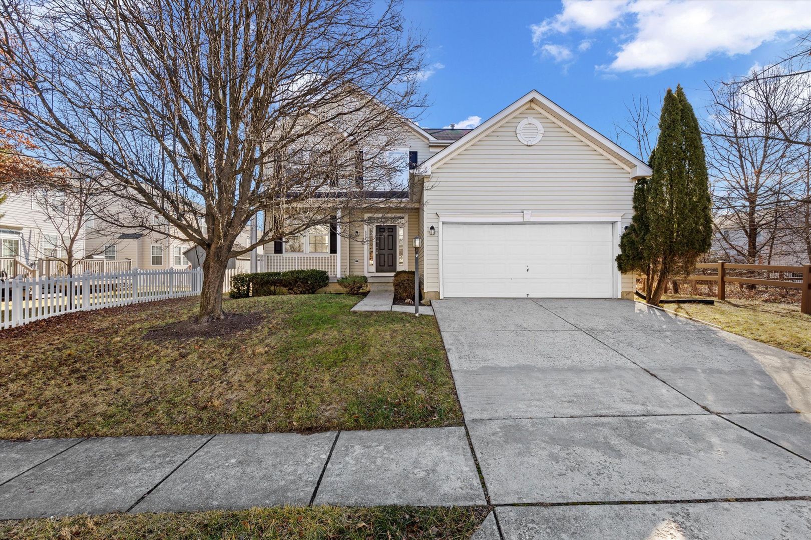 Columbia House: 6005 Charles Edward Terrace