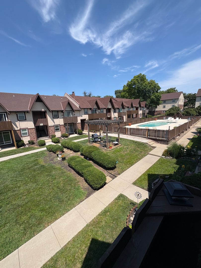 Overland Park Apartment: 6224 Robinson St
