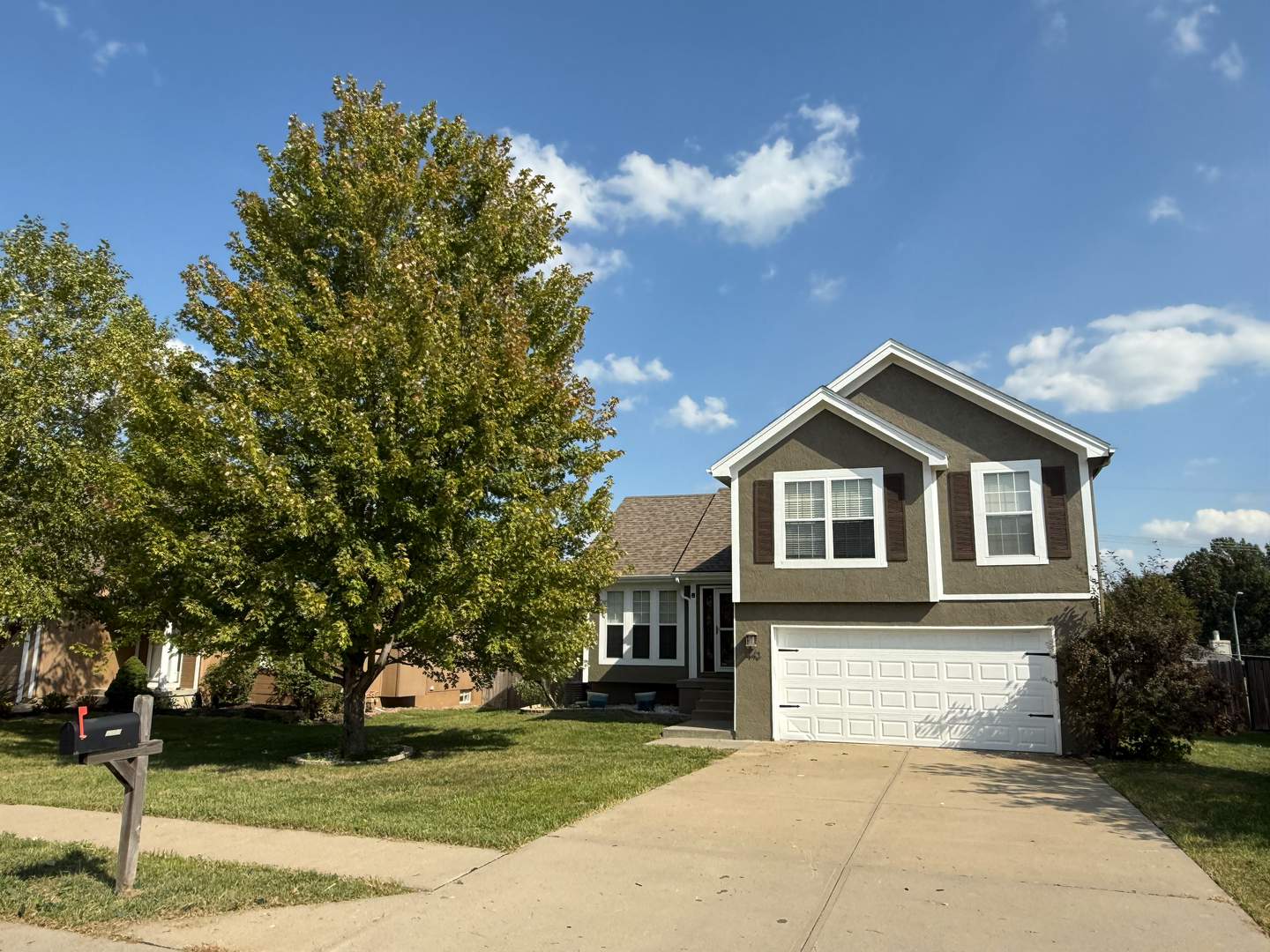 Kansas City House: 7443 N Lewis Ave