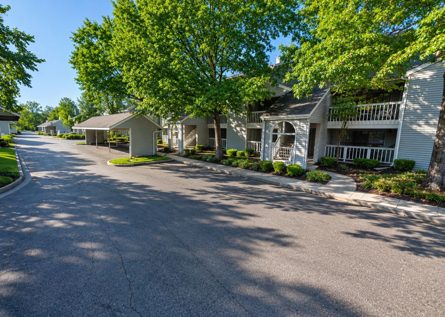 Overland Park Apartment: 8861 W 106th Terr
