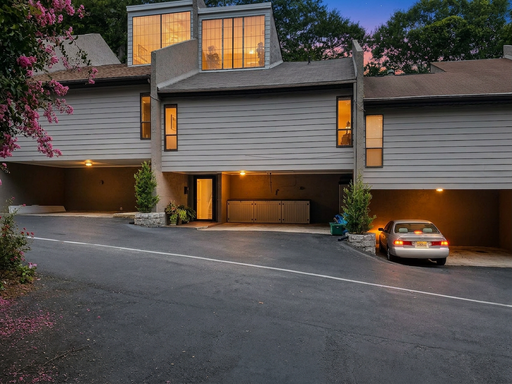 Renovated 3BR/2.5BA Tri-Level Condo in Decatur! – photo 1