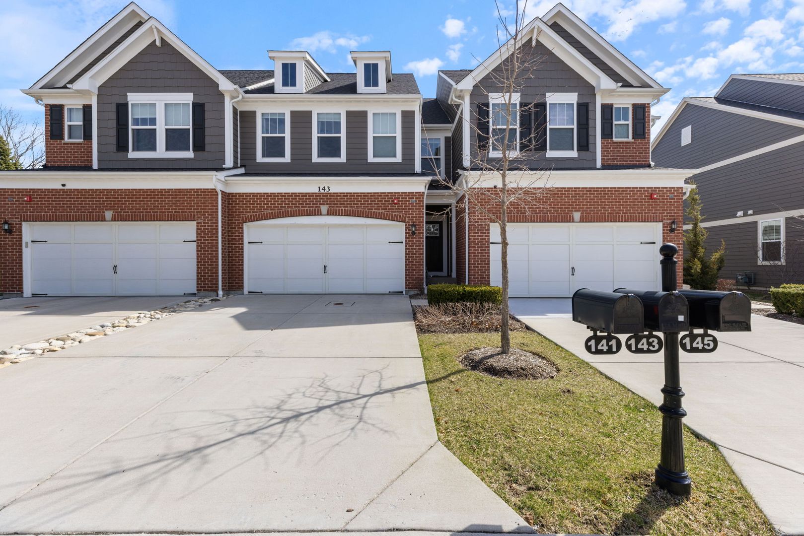 Bloomingdale Townhome: 143 Blanchard Ct