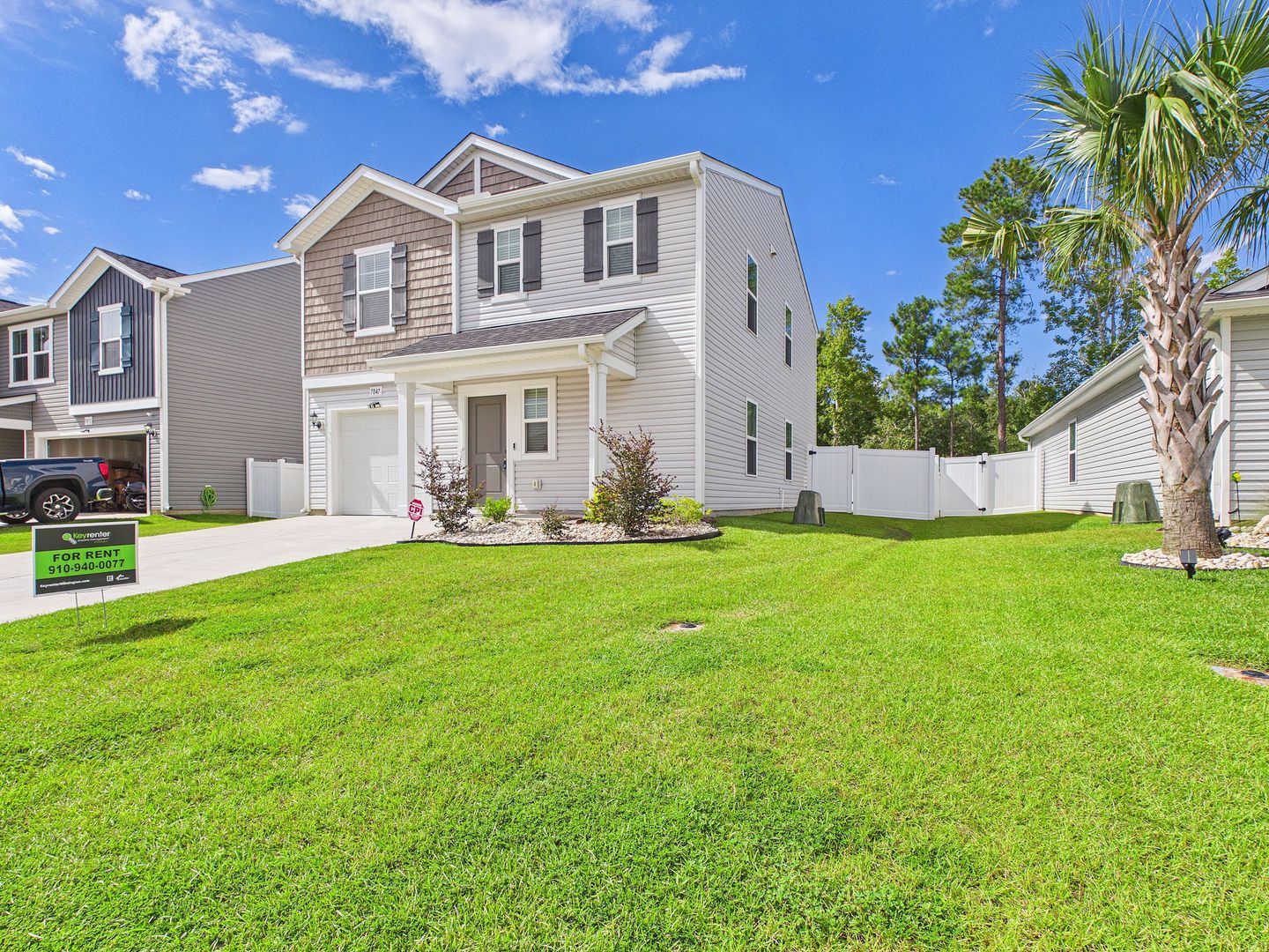 7047 Woodline Drive SW 2 of 12
