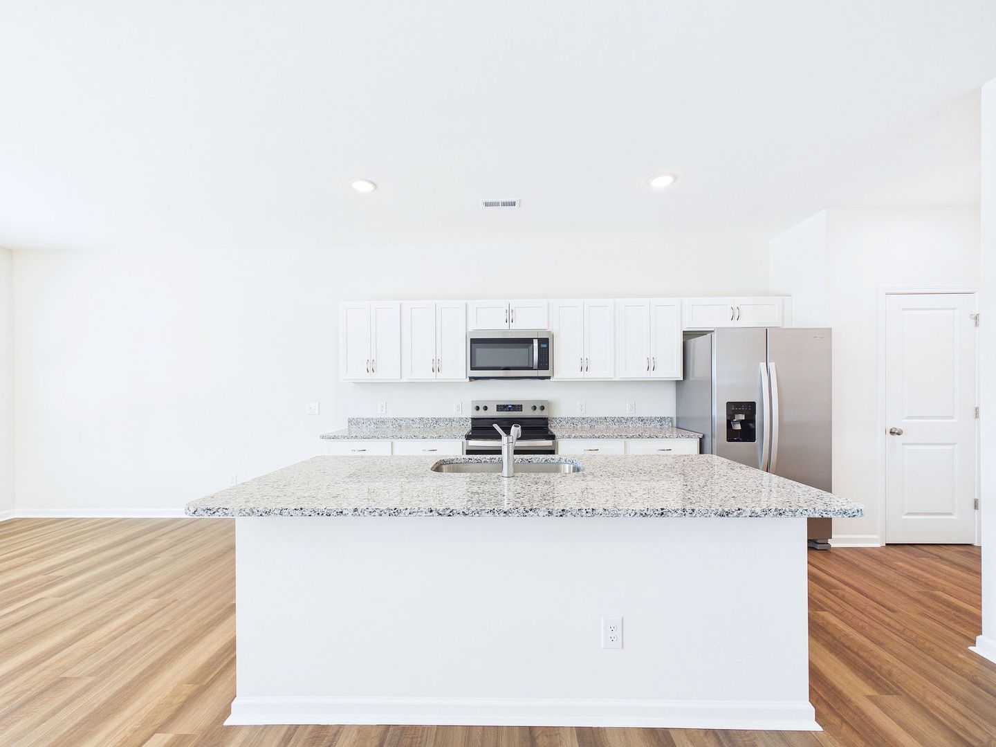 900 Plymouth Rd 9 of 12