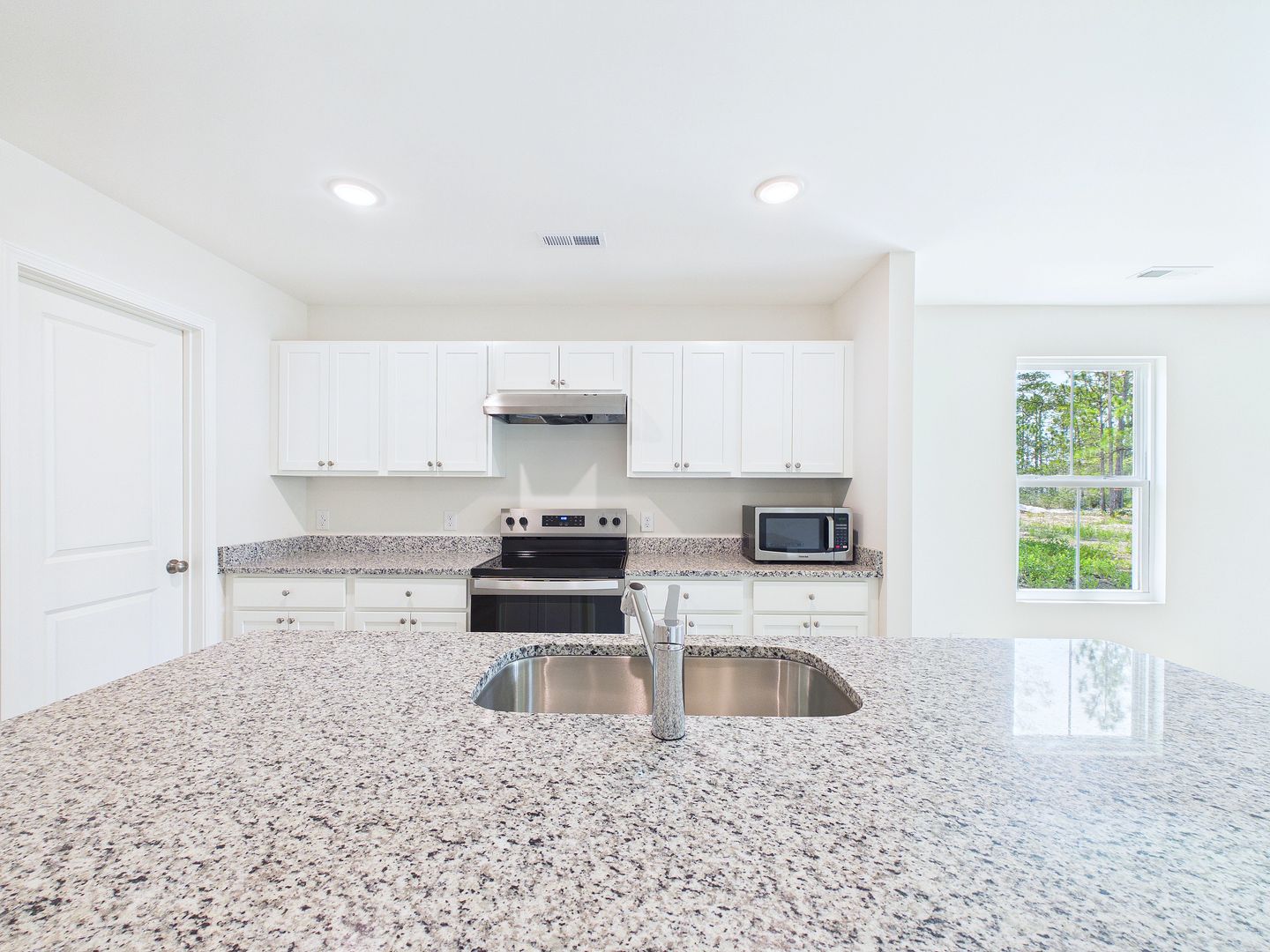 860 Plymouth Rd 6 of 12
