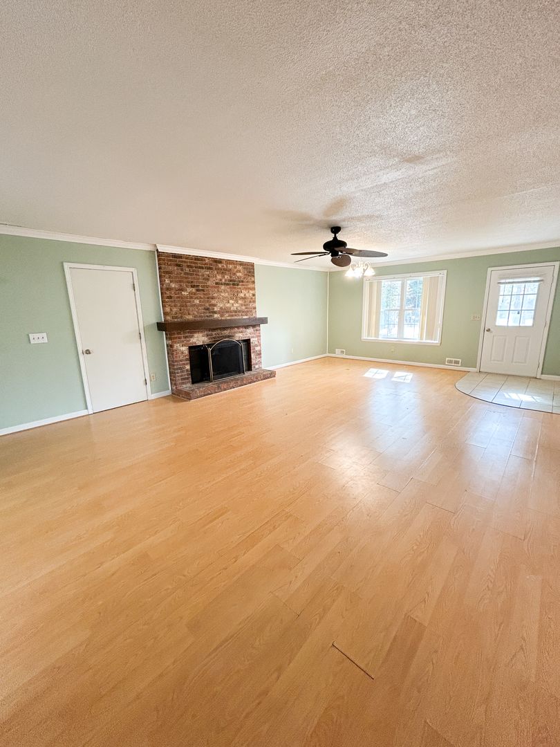 Southport House: 216 Frink Dr