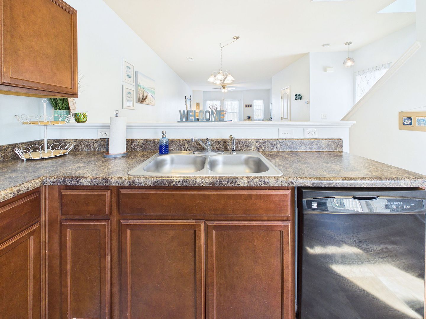 703 Elton Ave 10 of 12