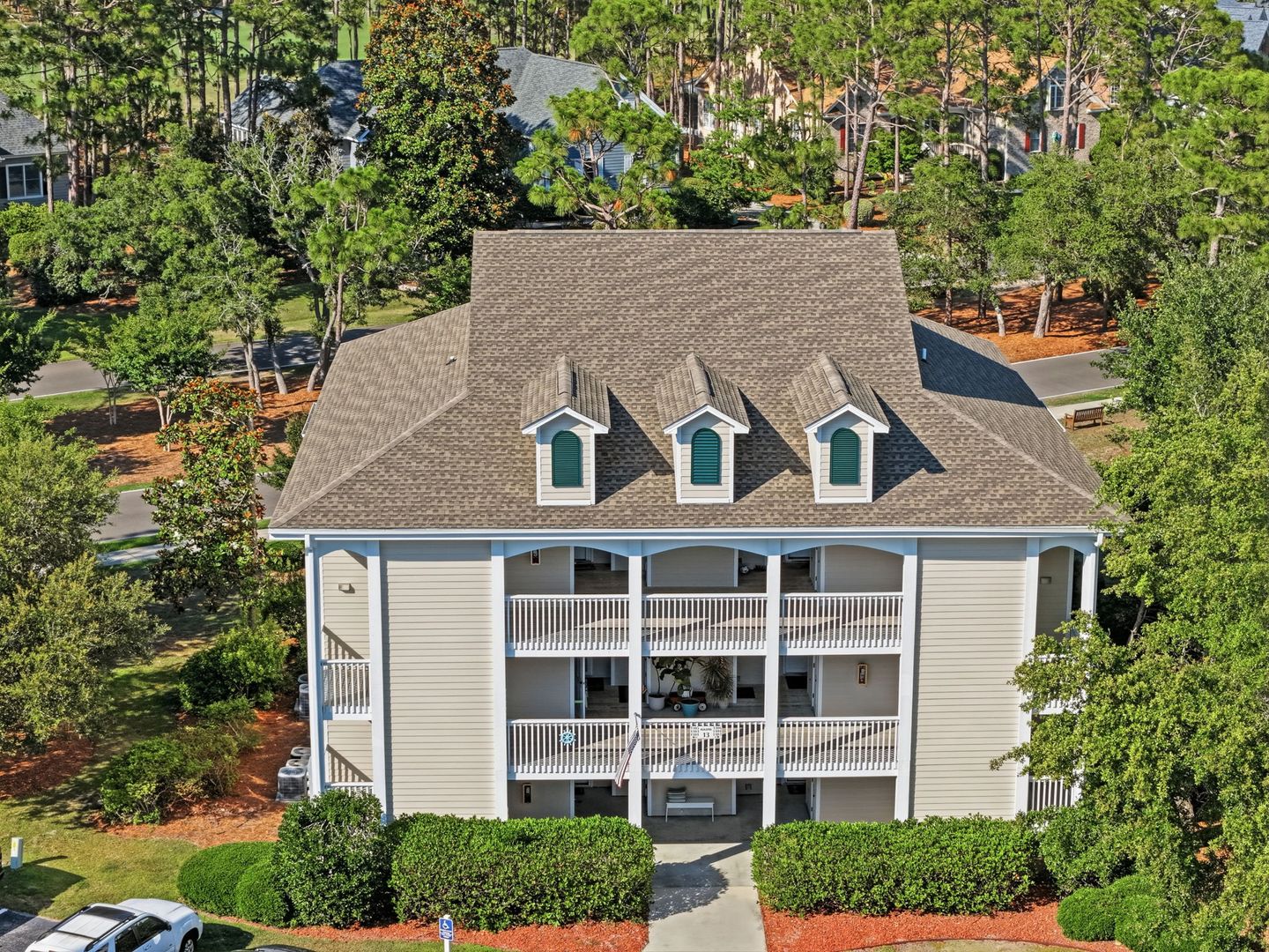 Southport Condo: 3350 Club Villas Dr.