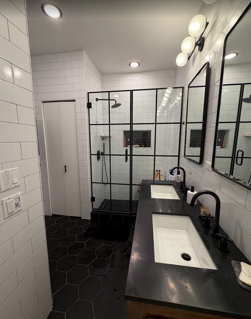 17 N Loomis St 5 of 12