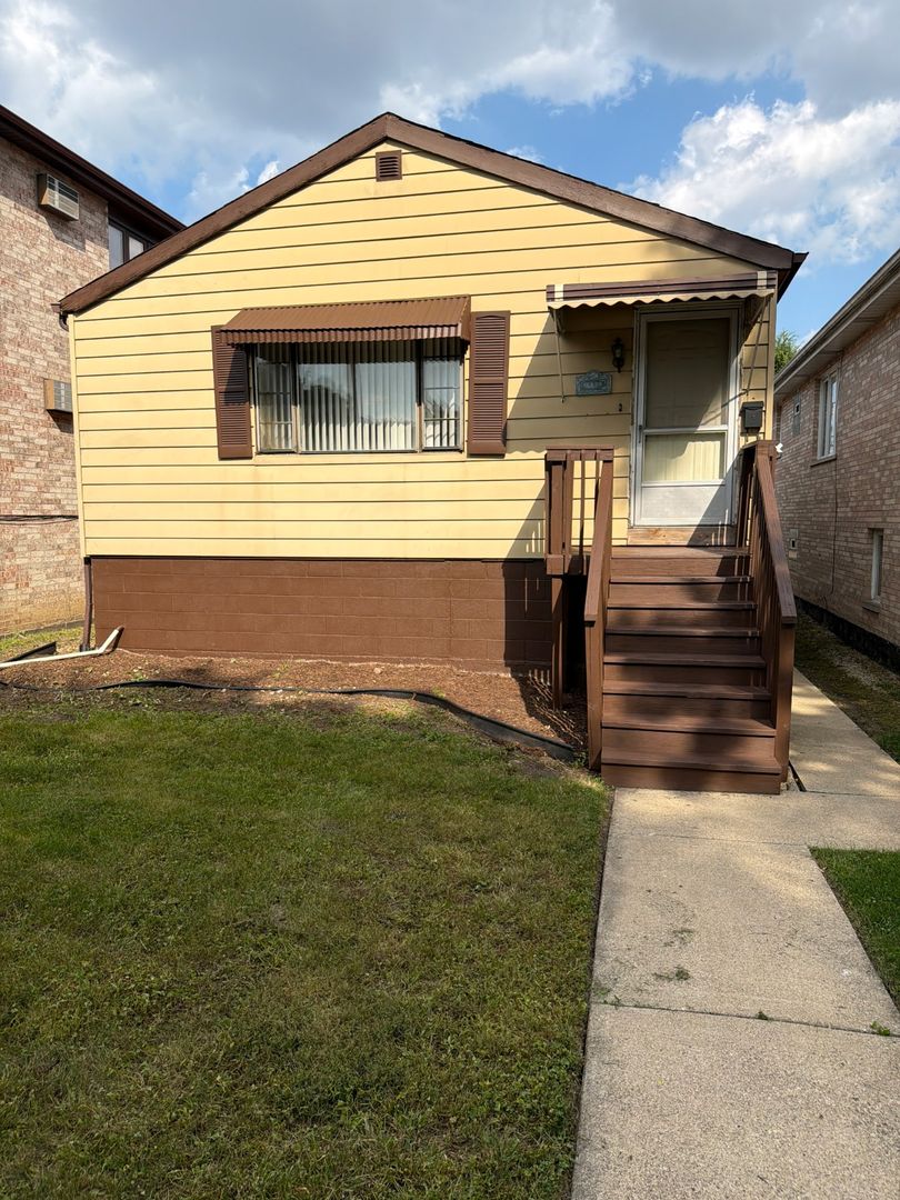 Harwood Heights House: 4429 N Neenah Ave