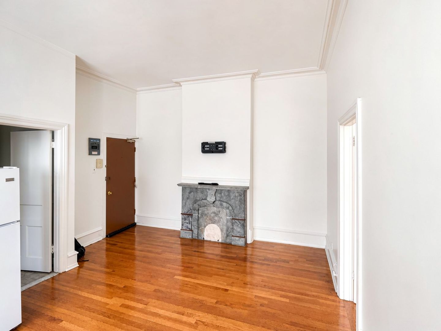Philadelphia Apartment: 160 N 21st St