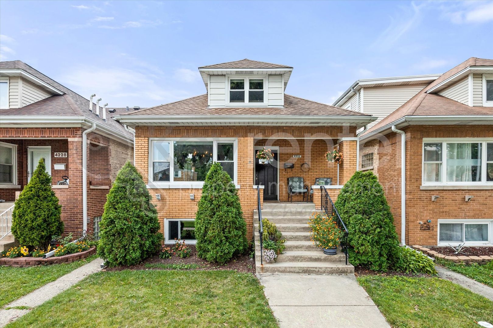 Norridge House: 4230 N Oriole, Norridge, IL  60706