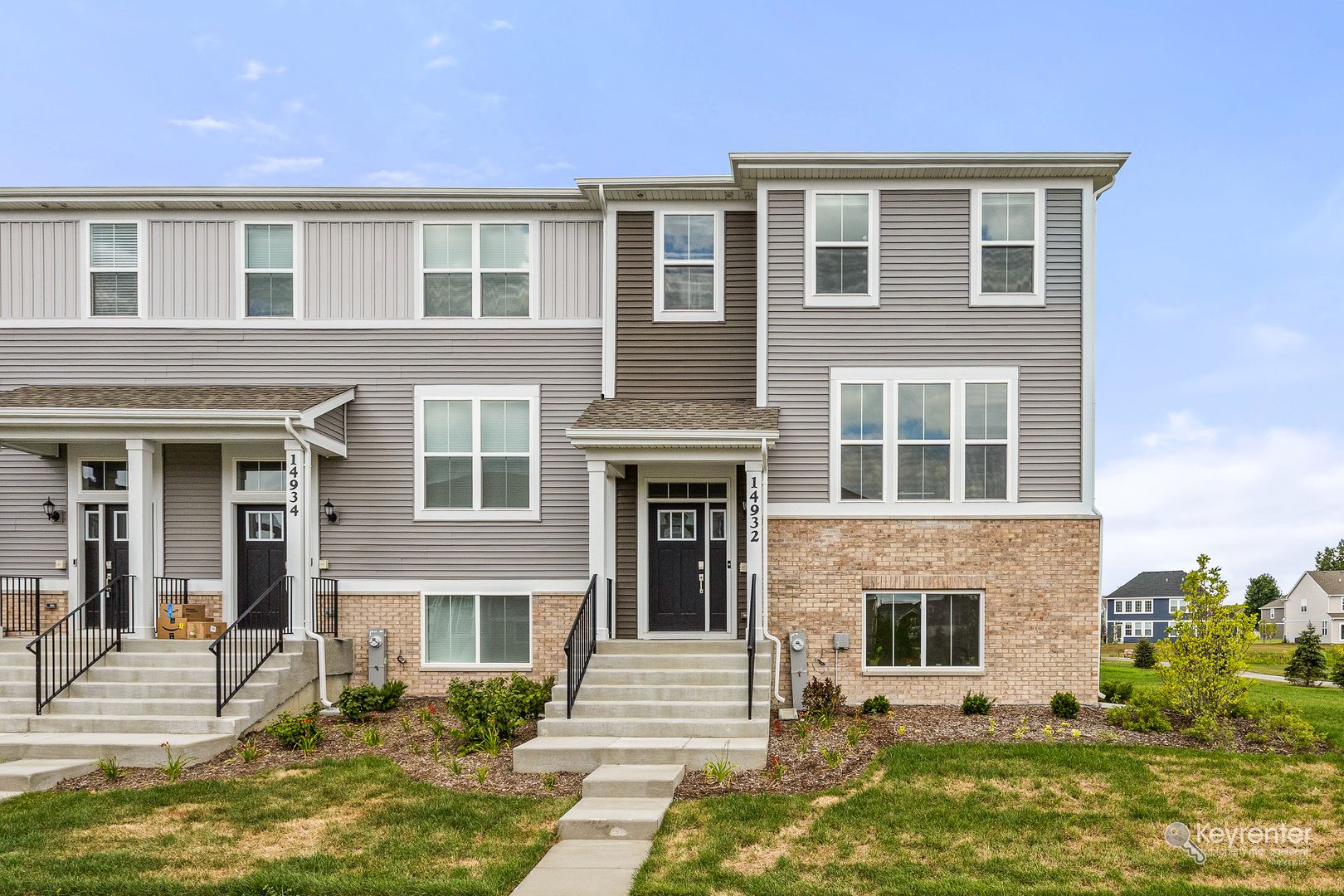 Plainfield Townhome: 14932 S McCarthy Cir