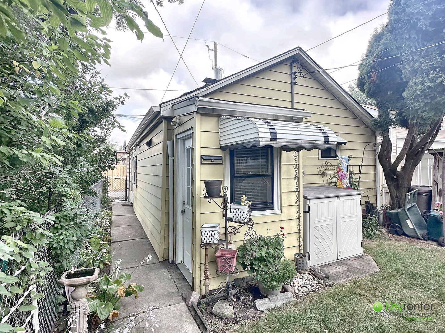 Chicago House: 10720 S Whipple St