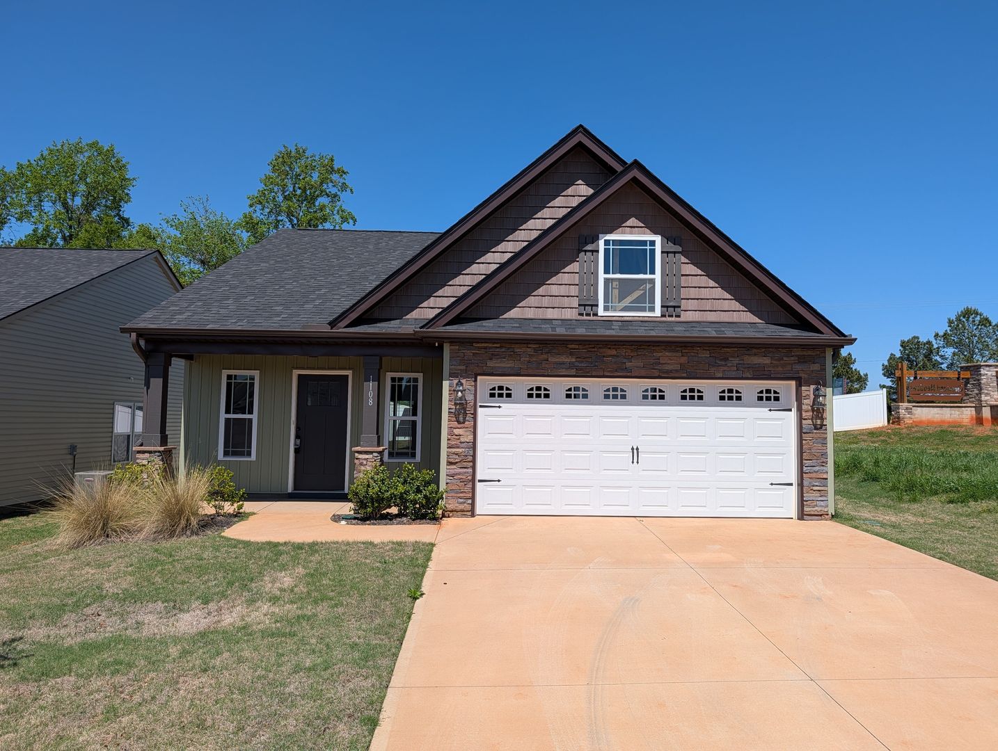 Spartanburg House: 1108 Cleve Gosnell Lane