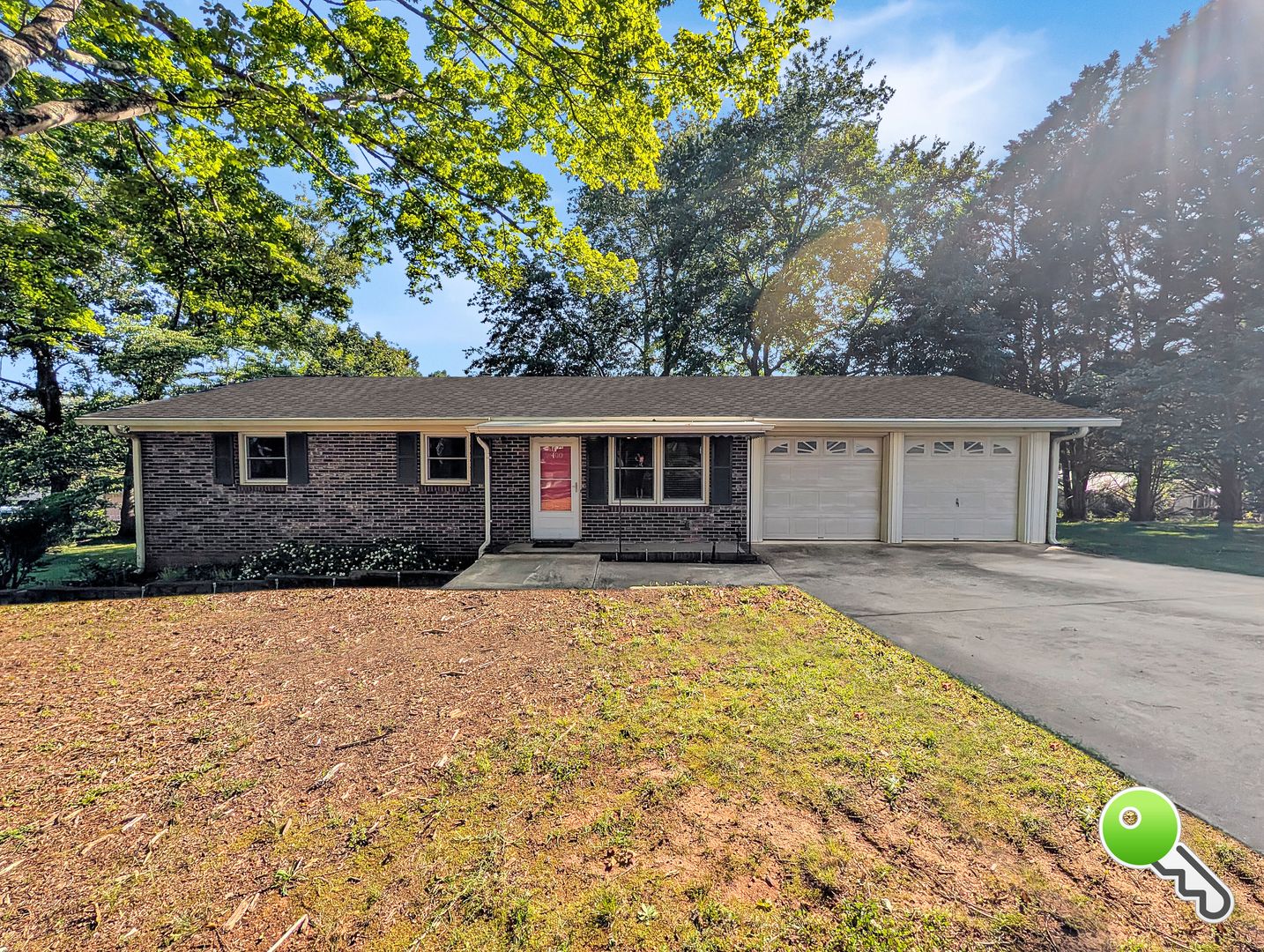 Easley House: 400 Burns Rd