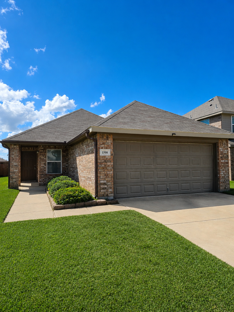 Ennis House: 1508 Blue Jay Drive
