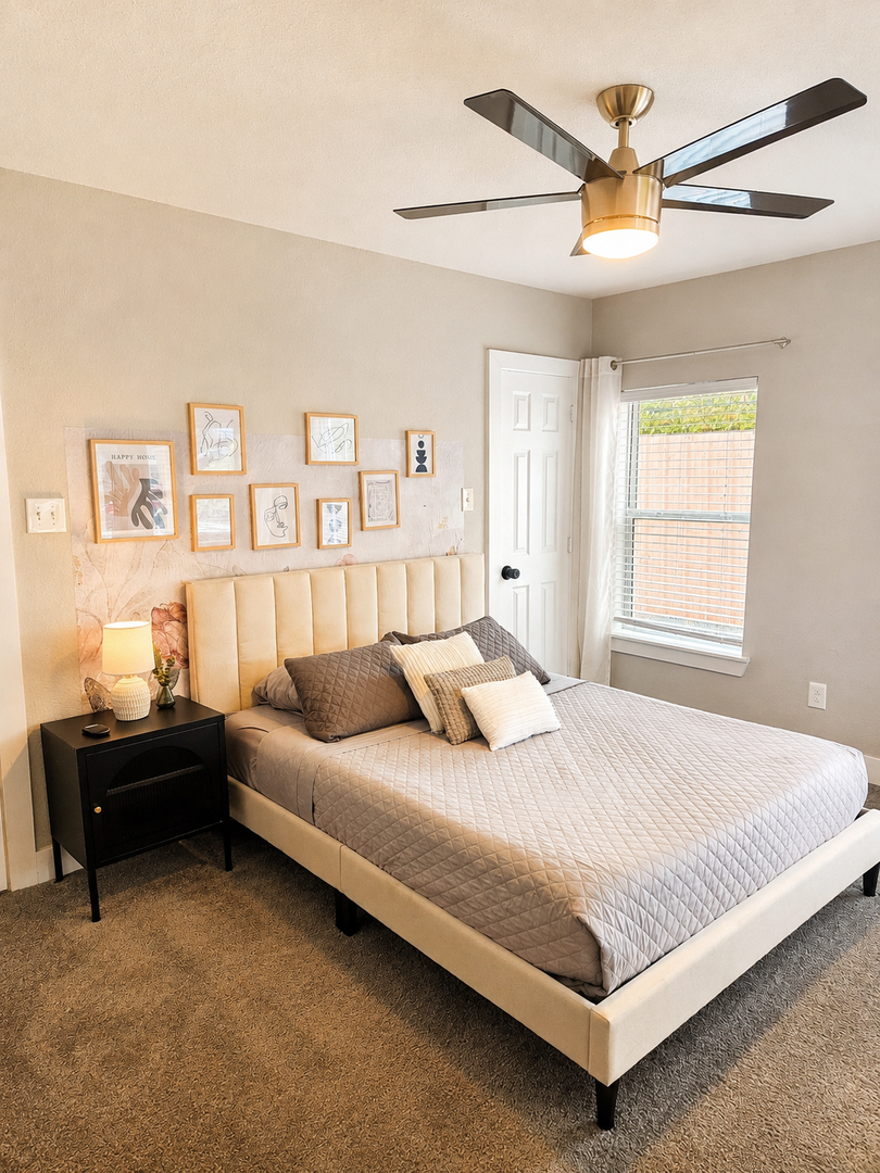 Spacious 3 Bed / 3 Bath Home with Modern Upgrades and Fenced Yard in South Dallas 9 of 12