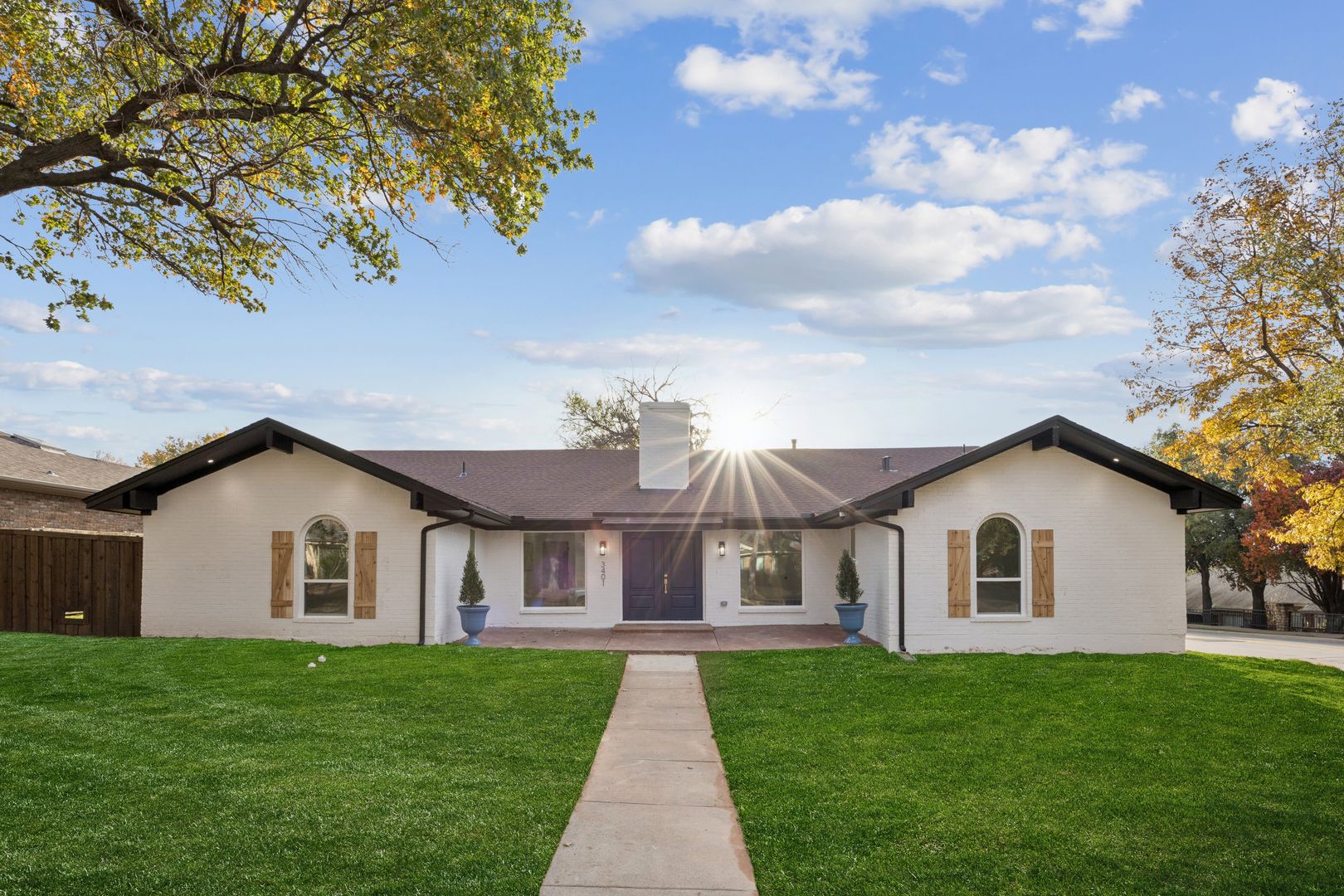 Garland House: 3401 Valley View Ln