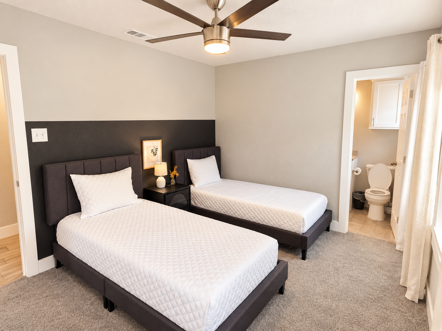Spacious 3 Bed / 3 Bath Home with Modern Upgrades and Fenced Yard in South Dallas 7 of 12