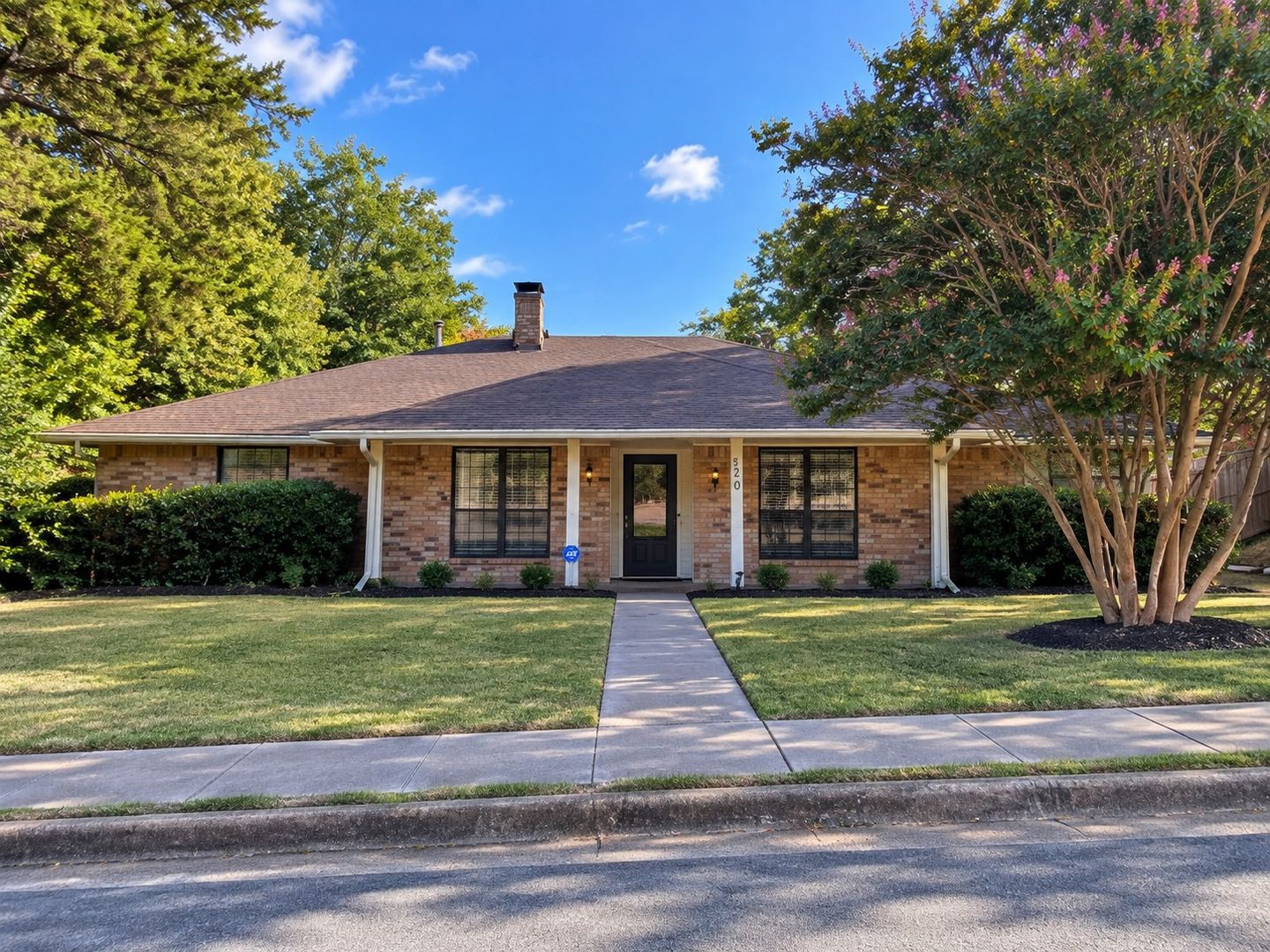 DeSoto House: 520 Sumac Place
