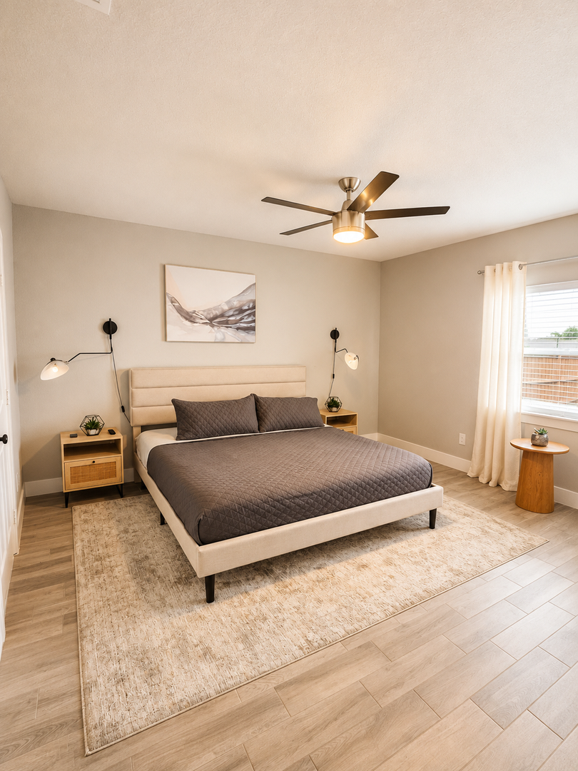 Spacious 3 Bed / 3 Bath Home with Modern Upgrades and Fenced Yard in South Dallas 4 of 12