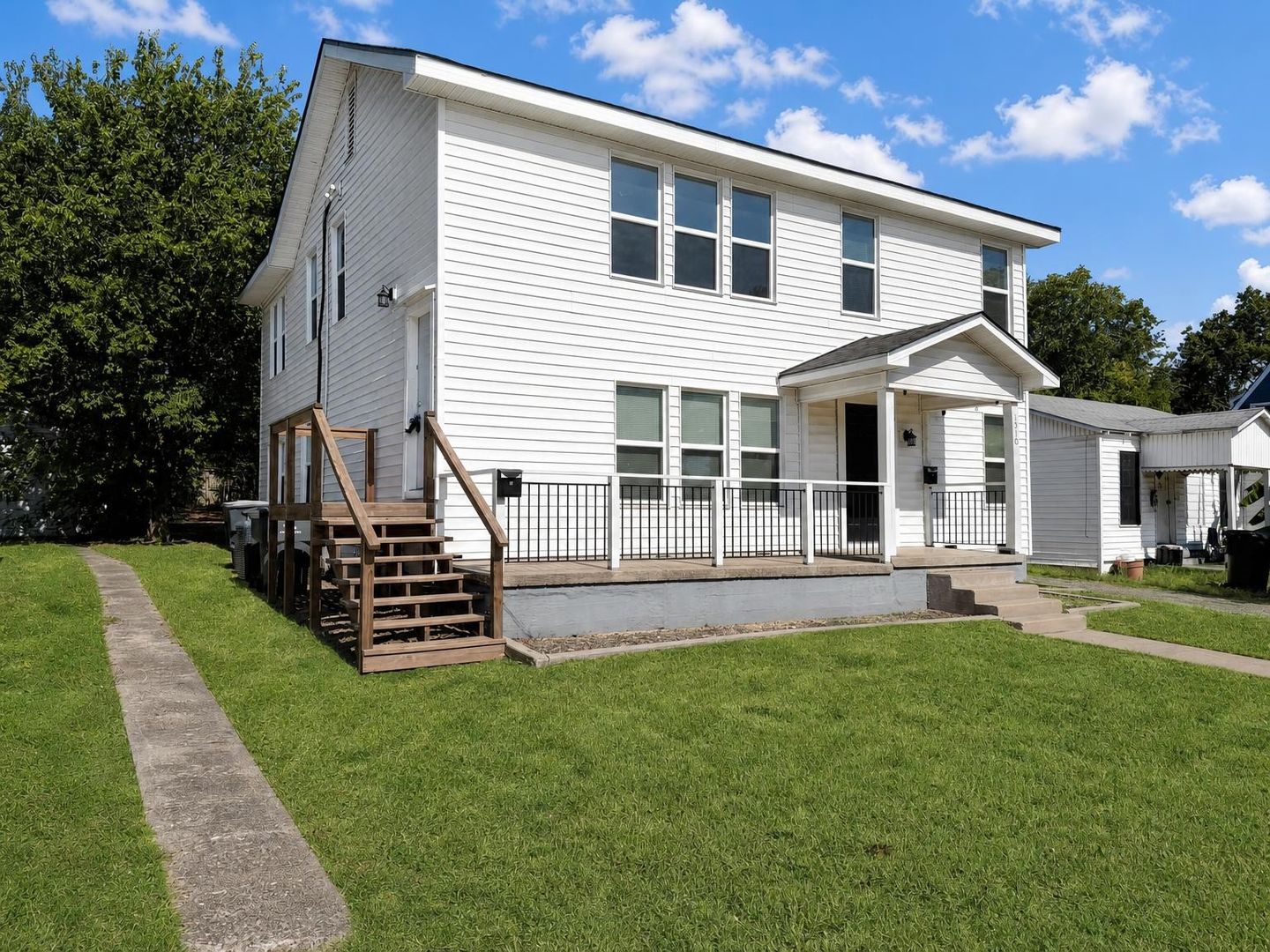 Temple House: 1310 S 21st Street - Unit B