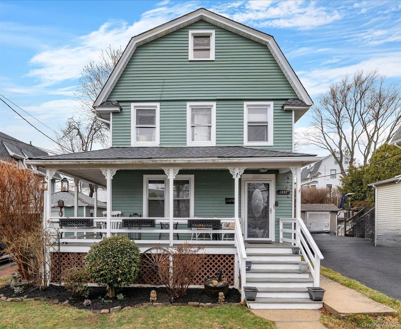 Mamaroneck Apartment: 1408 Henry Ave