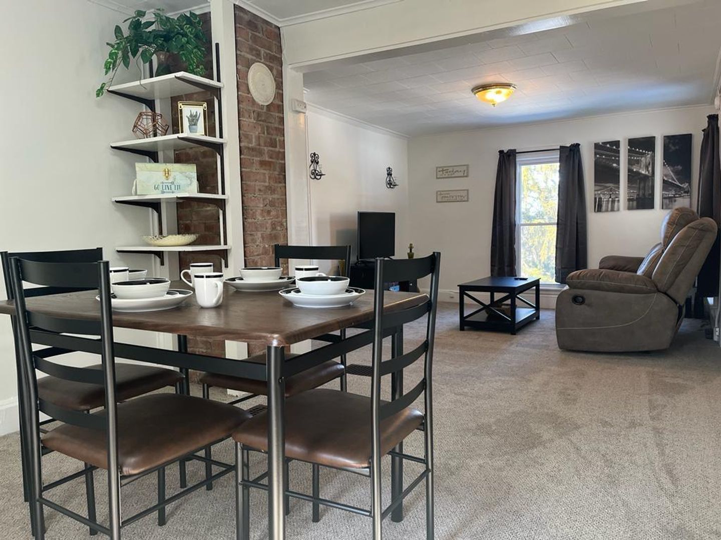 ithaca Apartment: 208 hudson st