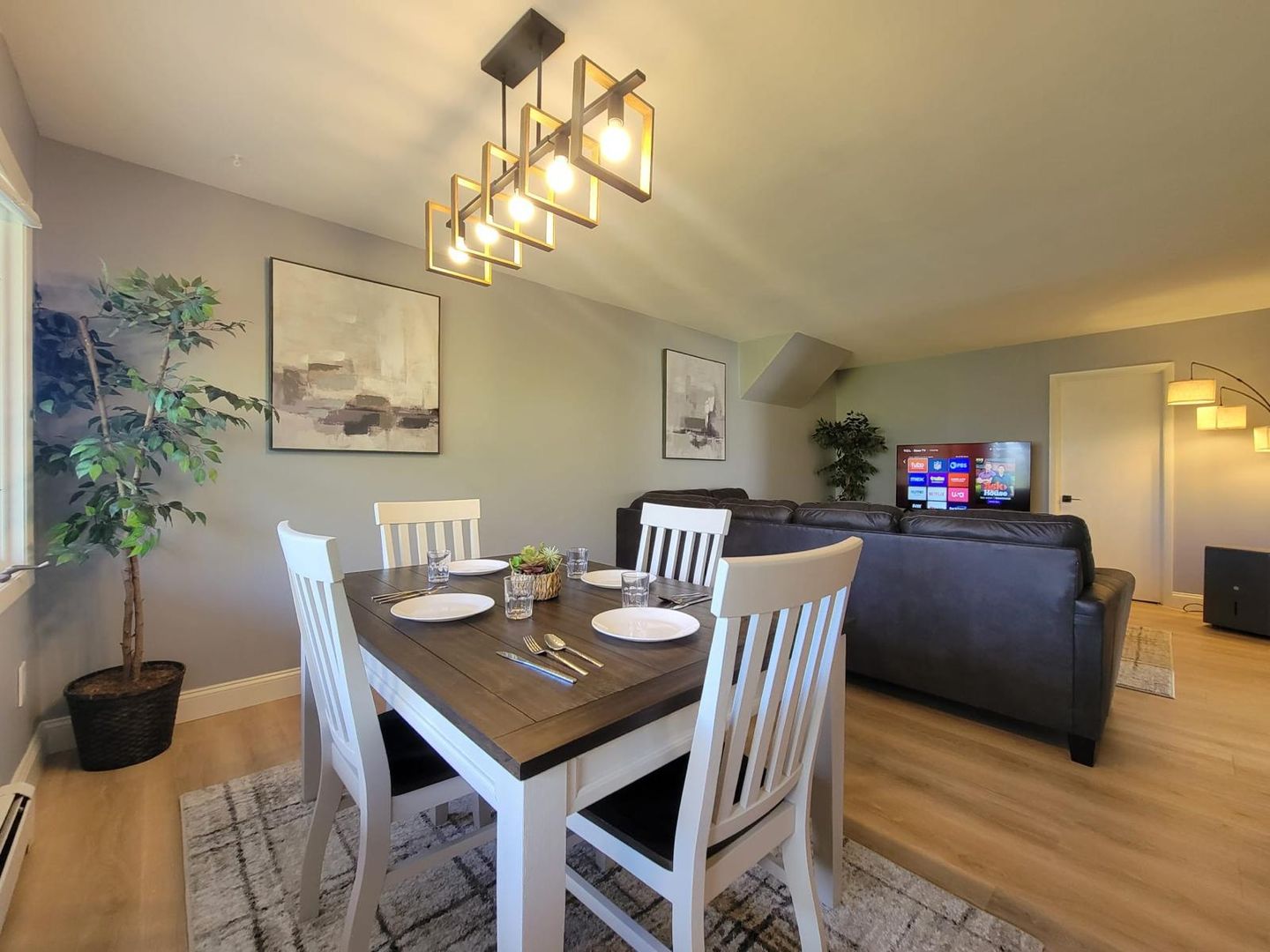 Ithaca Apartment: 7 Hudson Pl.