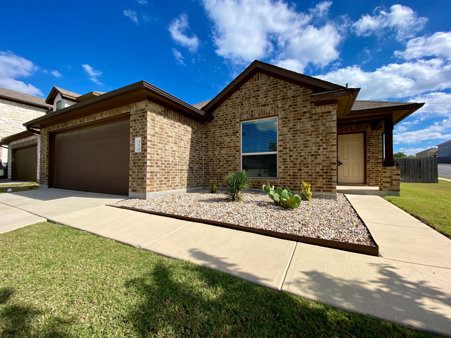 Buda House: 466 Eagle Brook Ln