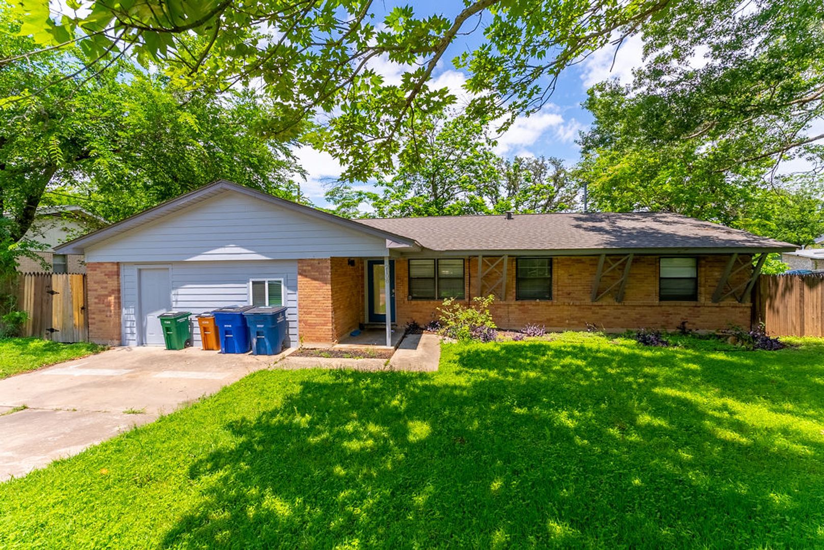 Austin House: 2108 Marquette Ln