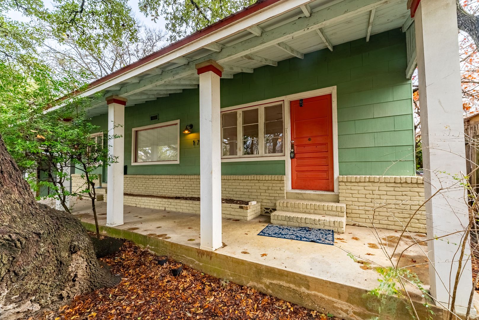 Austin House: 1705 Winsted Ln Unit A