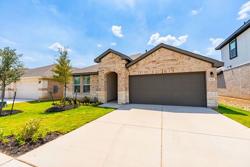 Newly Built & Full of Charm in Bar W Ranch! – photo 1