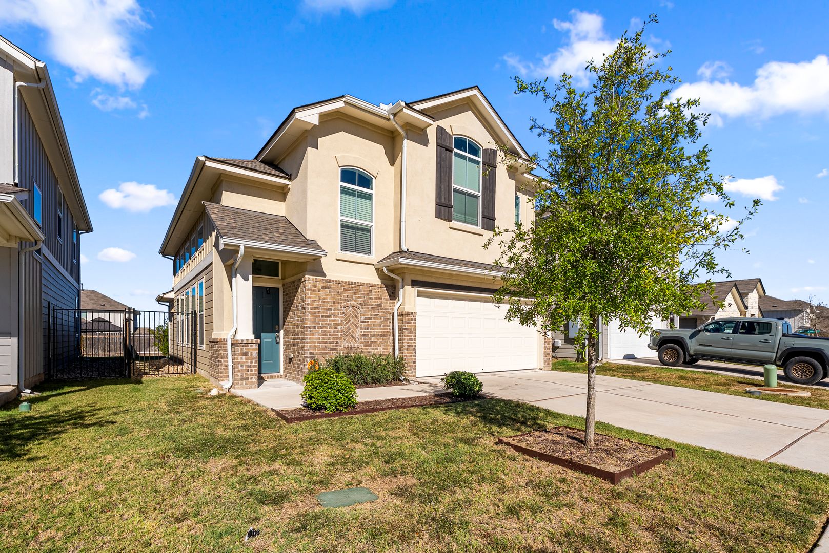 Austin House: 10704 Sentinel Dr