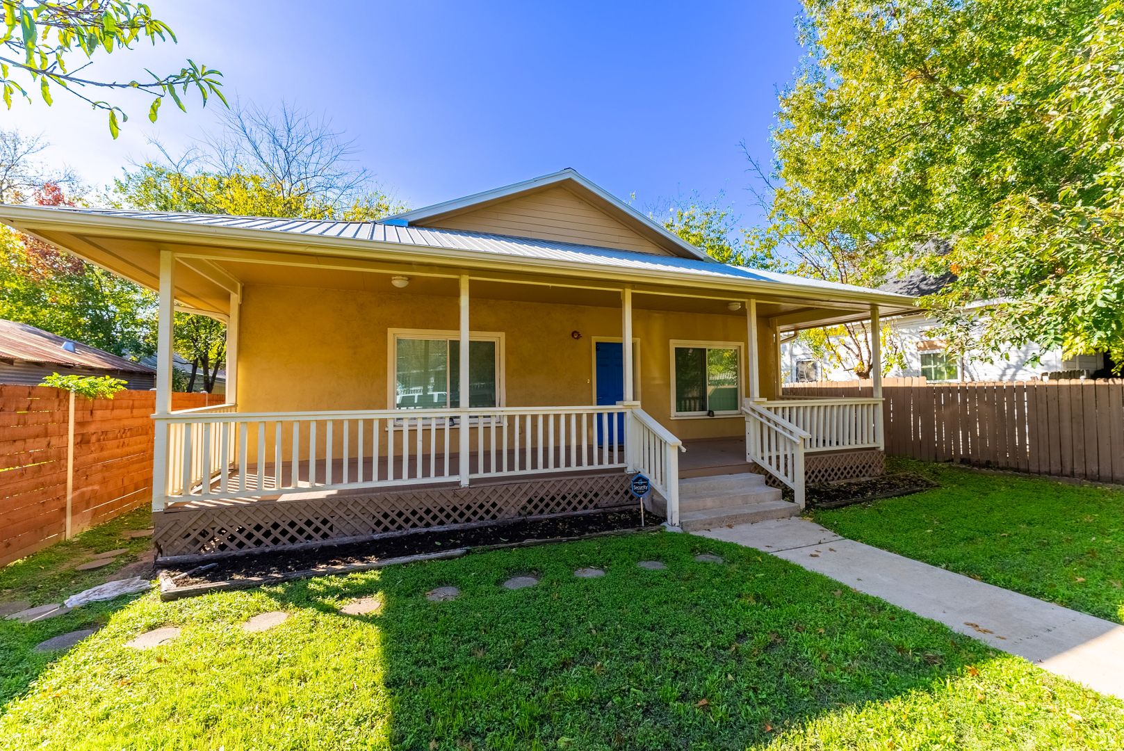 Austin House: 1209 E 3rd St
