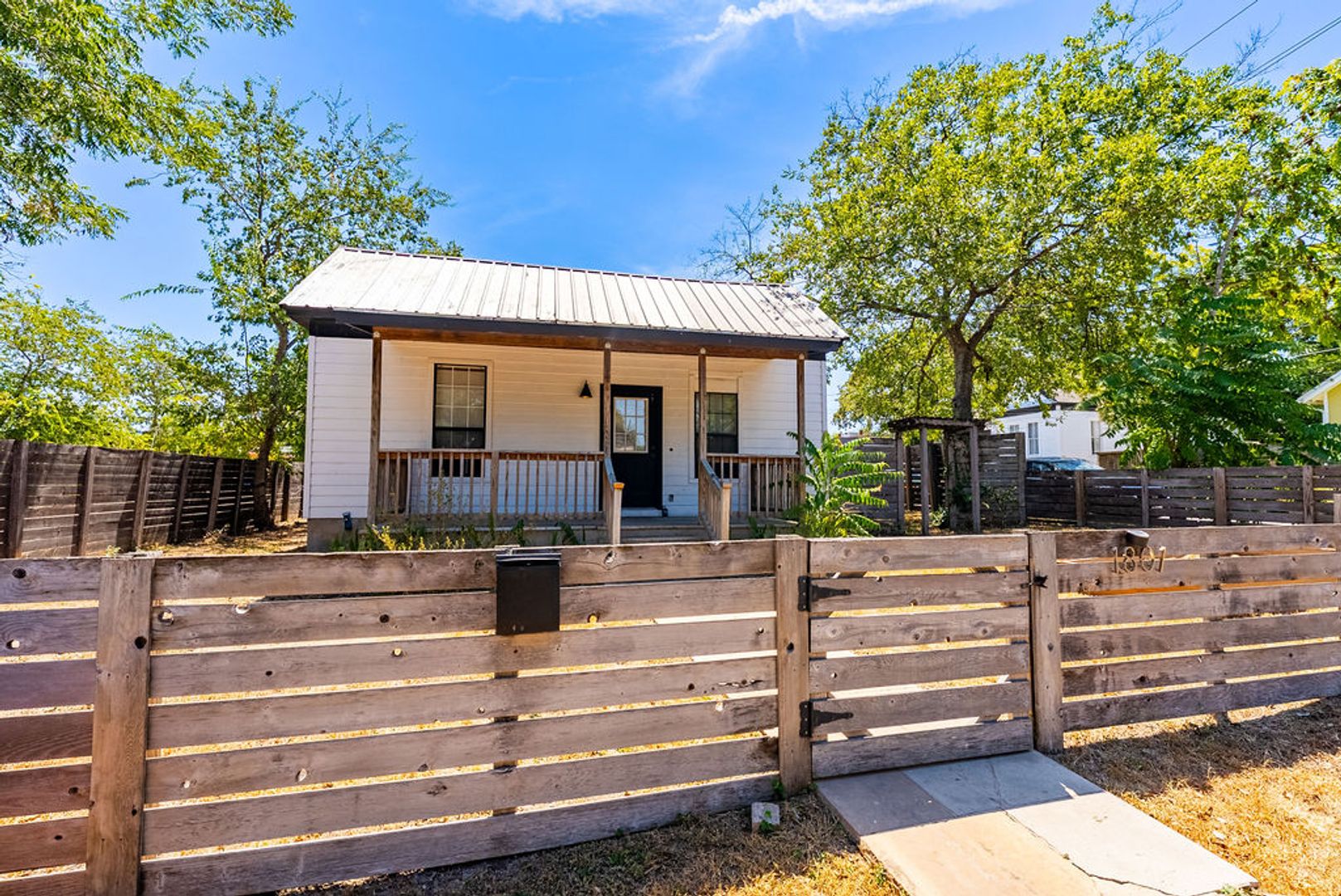 Austin House: 1801 E 13th St