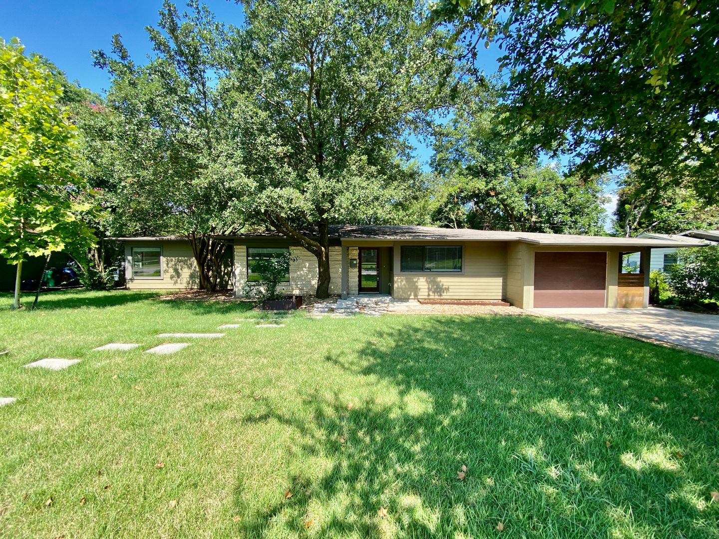 Austin House: 6202 Wynona Ave