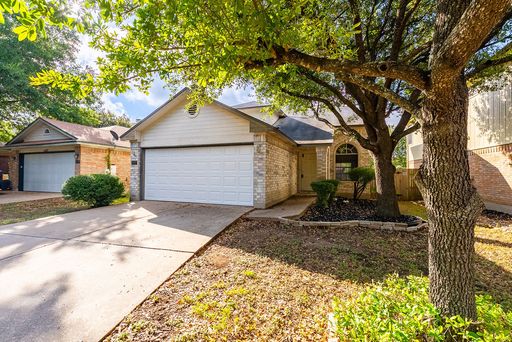 Beautiful 3 bedroom, 2.5 bathroom home in Milwood!!! – photo 1