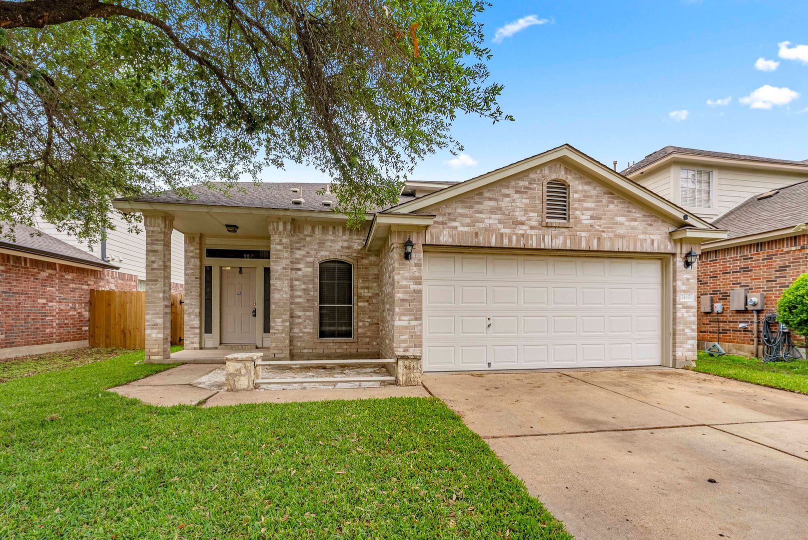 Austin House: 14401 Ballycastle Trl