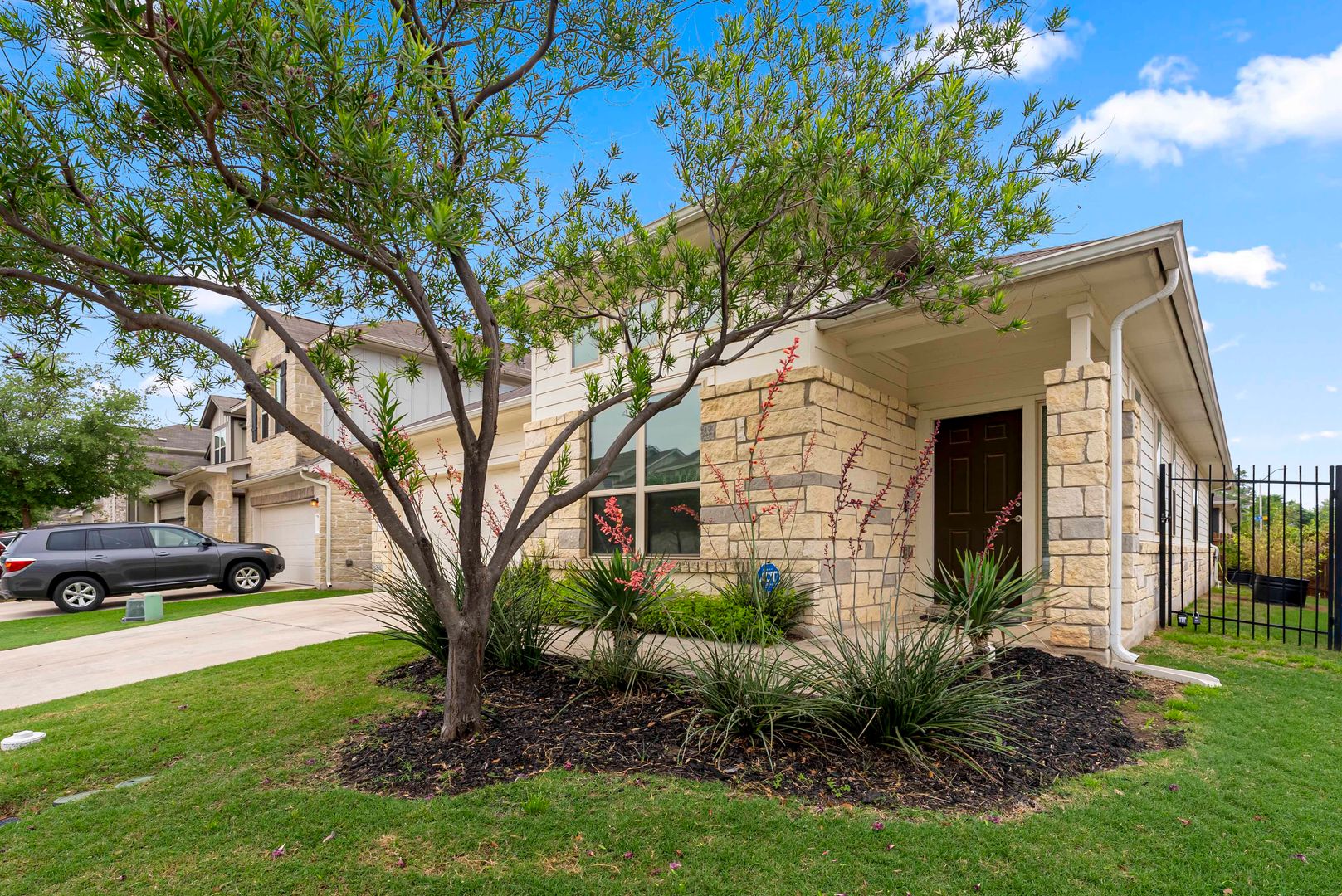 Austin Townhome: 11900 Mercantile Ln #44