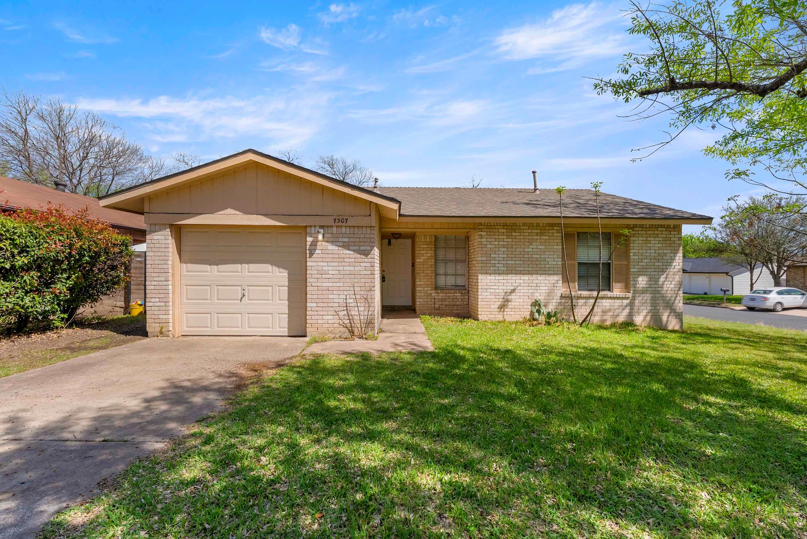 Austin House: 7307 Barnsdale Way