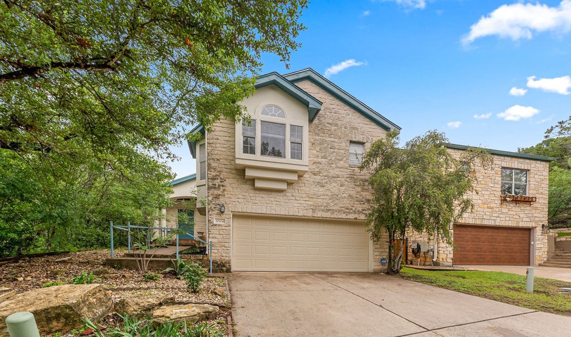 Austin House: 6504 Twin Creek Holw