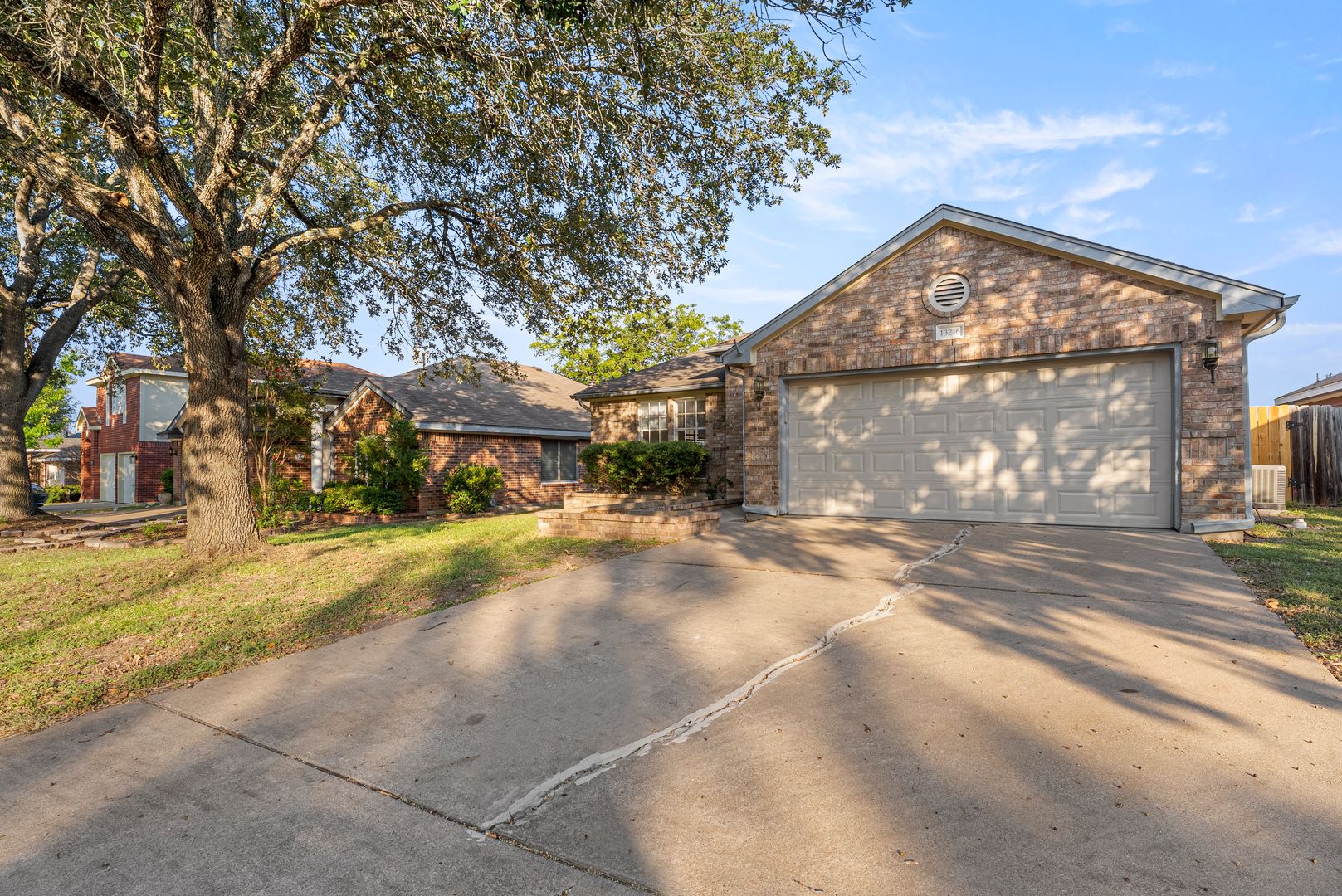 Austin House: 13216 Bennington Ln